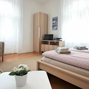 Angel Aparthotel